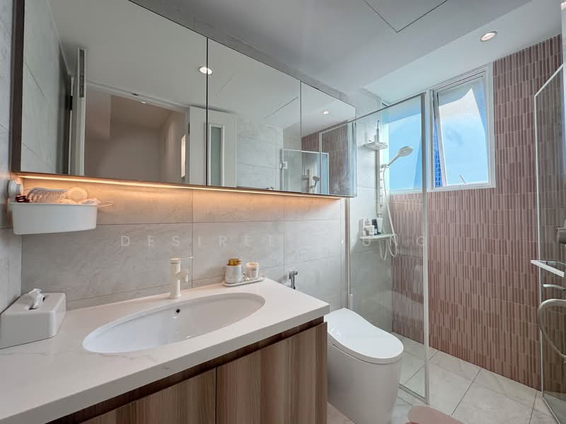 Thomson Euro-Asia, 150 Thomson Road, 3 Bedrooms, 1,130 sqft, Condominium For Sale, by Desiree Leung, 500149187 - Common Bathroom - PropertyGuru.com.sg