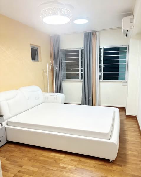 44 Lorong 5 Toa Payoh, 44 Lorong 5 Toa Payoh, 3 Bedrooms, 1,302 sqft, HDB Flat For Sale, by Jonny Wang, 500149196 - Master room - PropertyGuru.com.sg