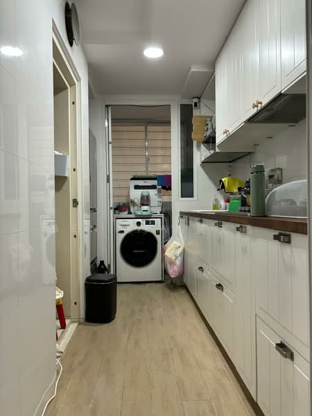 Forestville, 28 Woodlands Drive 16, 3 Bedrooms, 1,324 sqft, Executive Condominium For Sale, by Ben XIA 夏天鹏, 500149198 - Kitchen - PropertyGuru.com.sg
