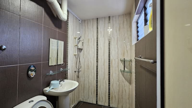 328 Serangoon Avenue 3, 328 Serangoon Avenue 3, Room Rental, 150 sqft, HDB Flat For Rent, by Joseph Tan, 500149205 - Bathroom - PropertyGuru.com.sg