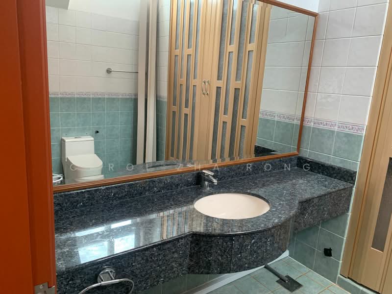 Toh Estate, , 6 Bedrooms, 6,000 sqft, Bungalow House For Rent, by Carol Zha Rong, 500149209 - Top floor master Bathroom - PropertyGuru.com.sg