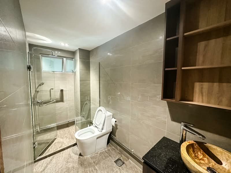 413 Pasir Ris Drive 6, 413 Pasir Ris Drive 6, 3 Bedrooms, 1,593 sqft, HDB Flat For Sale, by Azhar Aziz, 500149214 - Bathroom - PropertyGuru.com.sg