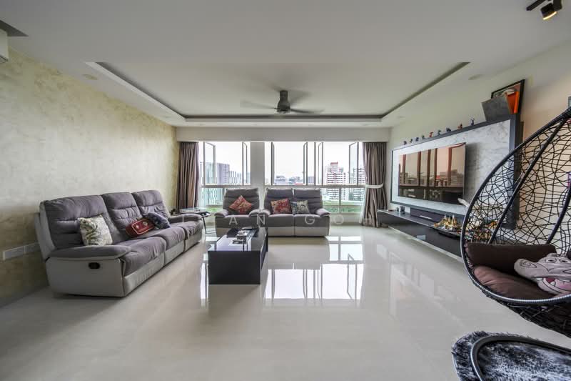 296C Bukit Batok Street 22, 296C Bukit Batok Street 22, 3 Bedrooms, 1,205 sqft, HDB Flat For Sale, by Iyan Goh, 500149221 - Living Room - PropertyGuru.com.sg