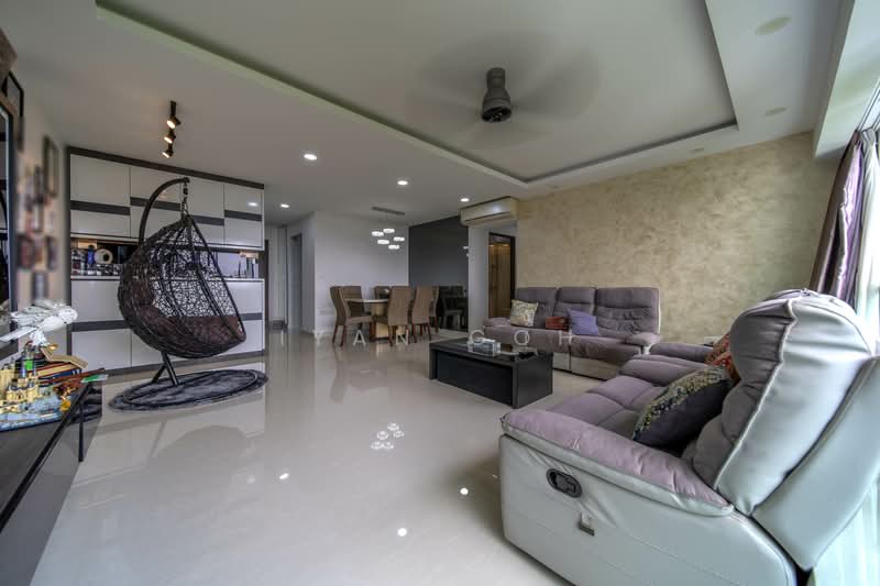 296C Bukit Batok Street 22, 296C Bukit Batok Street 22, 3 Bedrooms, 1,205 sqft, HDB Flat For Sale, by Iyan Goh, 500149221 - Living Room - PropertyGuru.com.sg