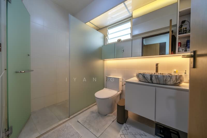 296C Bukit Batok Street 22, 296C Bukit Batok Street 22, 3 Bedrooms, 1,205 sqft, HDB Flat For Sale, by Iyan Goh, 500149221 - Master Bathroom - PropertyGuru.com.sg