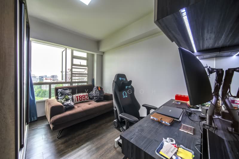 296C Bukit Batok Street 22, 296C Bukit Batok Street 22, 3 Bedrooms, 1,205 sqft, HDB Flat For Sale, by Iyan Goh, 500149221 - Common Room/Study Room - PropertyGuru.com.sg
