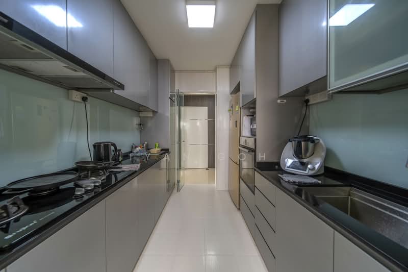 296C Bukit Batok Street 22, 296C Bukit Batok Street 22, 3 Bedrooms, 1,205 sqft, HDB Flat For Sale, by Iyan Goh, 500149221 - Kitchen - PropertyGuru.com.sg