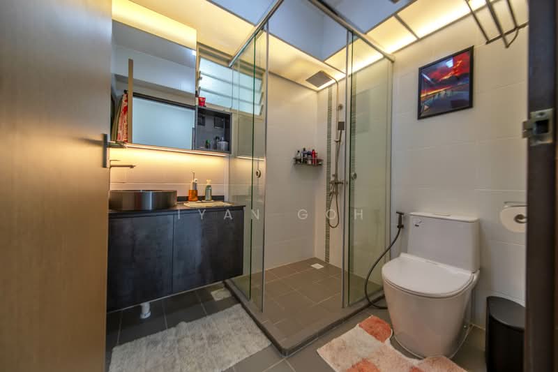 296C Bukit Batok Street 22, 296C Bukit Batok Street 22, 3 Bedrooms, 1,205 sqft, HDB Flat For Sale, by Iyan Goh, 500149221 - Common Bathroom - PropertyGuru.com.sg