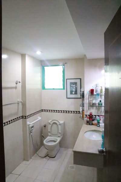 Southaven II, 33 Hindhede Walk, 3 Bedrooms, 1,539 sqft, Condominium For Sale, by Adrian Yap, 500149222 - Bathroom - PropertyGuru.com.sg