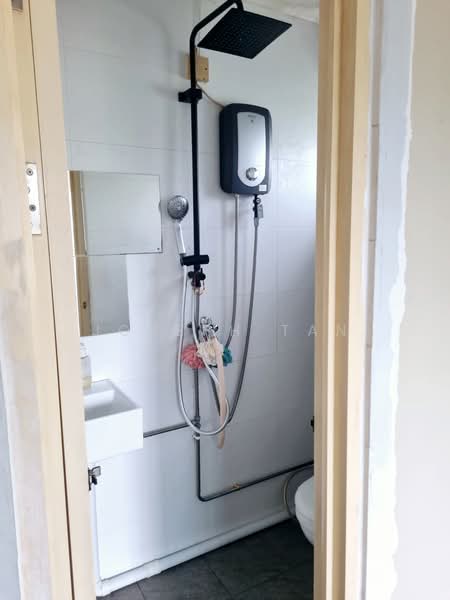 69 Moulmein Road, 69 Moulmein Road, Room Rental, 140 sqft, HDB Flat For Rent, by Joseph Tan, 500149224 - Bathroom - PropertyGuru.com.sg