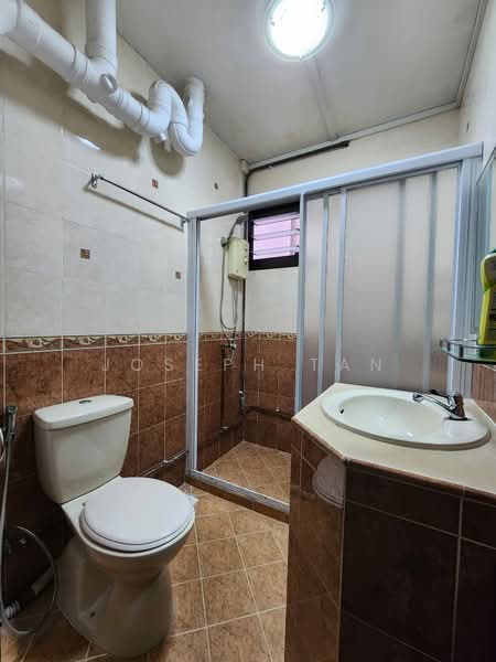949 Jurong West Street 91, 949 Jurong West Street 91, Room Rental, 150 sqft, HDB Flat For Rent, by Joseph Tan, 500149232 - Bathroom - PropertyGuru.com.sg