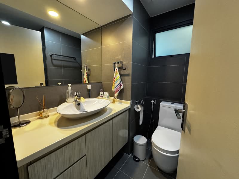 Mirage Tower, 80 Kim Seng Road, 2 Bedrooms, 958 sqft, Condominium For Sale, by Jack Tan, 500149236 - Bathroom - PropertyGuru.com.sg