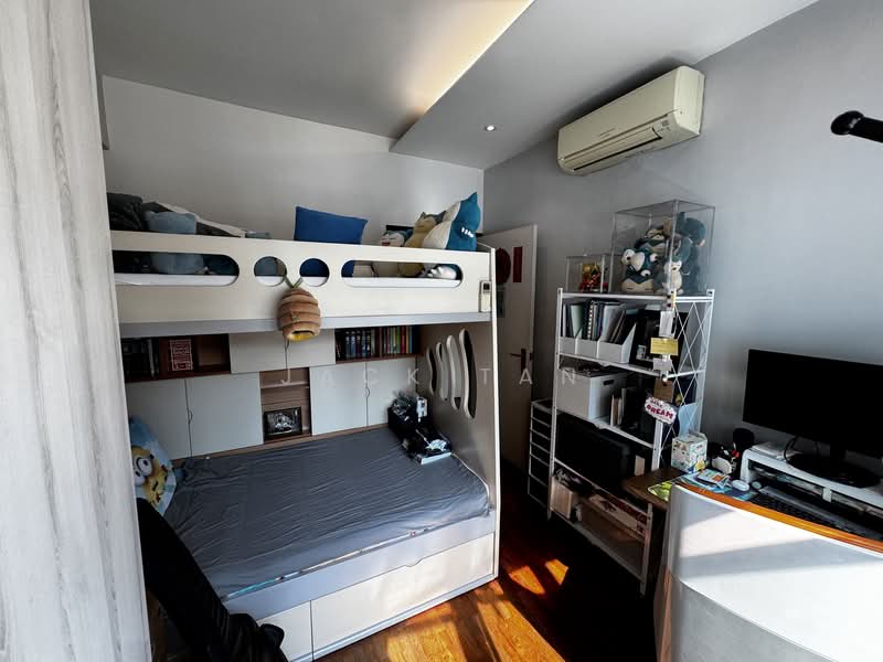 Mirage Tower, 80 Kim Seng Road, 2 Bedrooms, 958 sqft, Condominium For Sale, by Jack Tan, 500149236 - Bedroom - PropertyGuru.com.sg