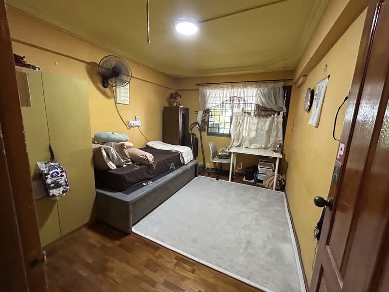 108 Woodlands Street 13, 108 Woodlands Street 13, 4 Bedrooms, 980 sqft, HDB Flat For Sale, by Syafa J, 500149271 - Bedroom - PropertyGuru.com.sg
