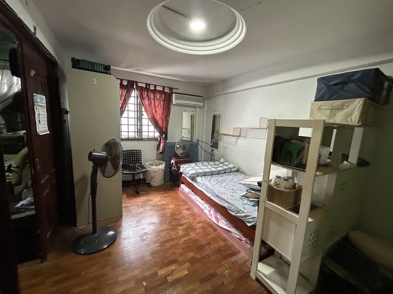 108 Woodlands Street 13, 108 Woodlands Street 13, 4 Bedrooms, 980 sqft, HDB Flat For Sale, by Syafa J, 500149271 - Bedroom - PropertyGuru.com.sg