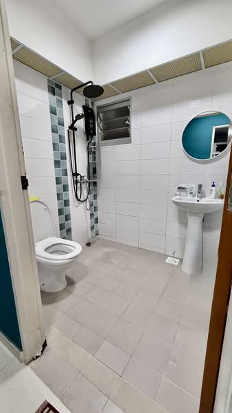 805B Keat Hong Close, 805B Keat Hong Close, 3 Bedrooms, 1,001 sqft, HDB Flat For Sale, by Calin Chong 张雪冰, 500149277 - Bathroom - PropertyGuru.com.sg