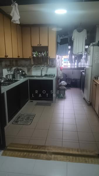 722 Jurong West Avenue 5, 722 Jurong West Avenue 5, 3 Bedrooms, 1,119 sqft, HDB Flat For Rent, by Rose Latha, 500149291 - Kitchen - PropertyGuru.com.sg