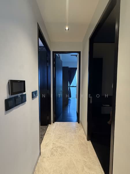 3 Cuscaden, 3 Cuscaden Walk, 2 Bedrooms, 732 sqft, Condominium For Sale, by Kenneth Yeoh, 500149297 - Corridor - PropertyGuru.com.sg
