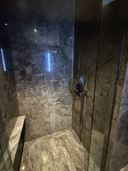 3 Cuscaden, 3 Cuscaden Walk, 2 Bedrooms, 732 sqft, Condominium For Sale, by Kenneth Yeoh, 500149297 - Bathroom - PropertyGuru.com.sg