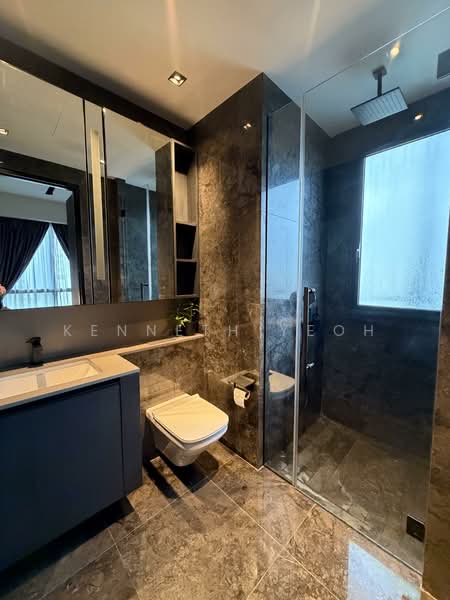 3 Cuscaden, 3 Cuscaden Walk, 2 Bedrooms, 732 sqft, Condominium For Sale, by Kenneth Yeoh, 500149297 - Bathroom - PropertyGuru.com.sg