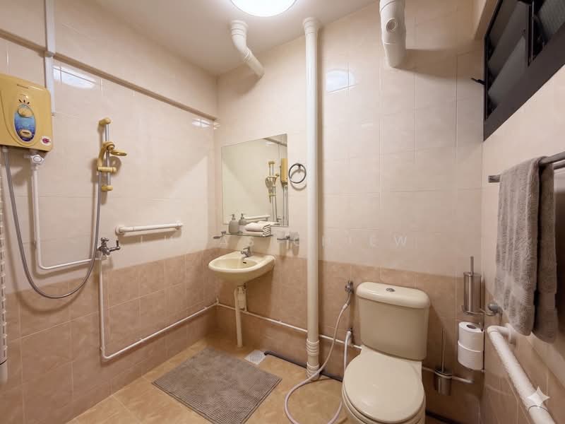 114 Bukit Purmei Road, 114 Bukit Purmei Road, 3 Bedrooms, 1,109 sqft, HDB Flat For Sale, by Lucas Chiew, 500149298 - Bathroom - PropertyGuru.com.sg