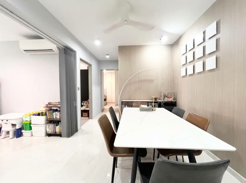 154A Bedok South Road, 154A Bedok South Road, 3 Bedrooms, 1,001 sqft, HDB Flat For Sale, by Reene Tok, 500149301 - Dining Room - PropertyGuru.com.sg