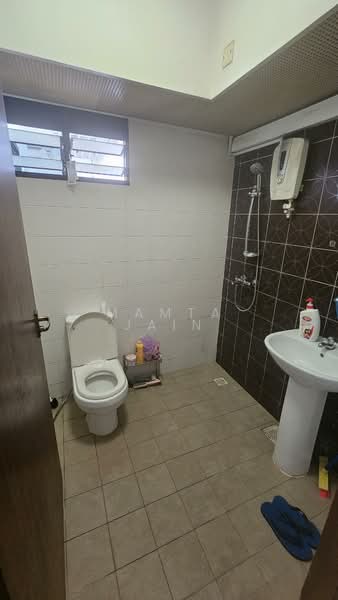 339D Kang Ching Road, 339D Kang Ching Road, 2 Bedrooms, 650 sqft, HDB Flat For Rent, by Mamta Jain, 500149303 - Bathroom - PropertyGuru.com.sg