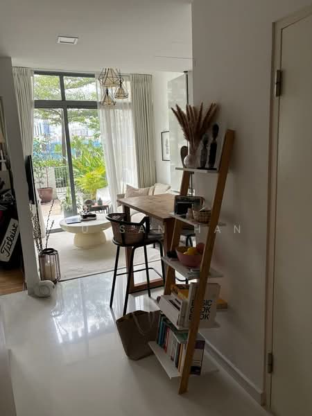 Spottiswoode Suites, 16 Spottiswoode Park Road, 2 Bedrooms, 1,064 sqft, Condominium For Rent, by Su-san Han, 500149307 - Living Room - PropertyGuru.com.sg