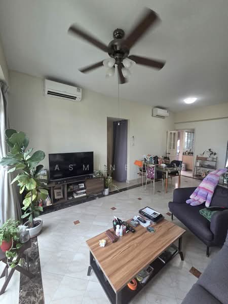 Symphony Heights, 33 Hume Avenue, 2 Bedrooms, 926 sqft, Condominium For Sale, by Jasmine Sim, 500149312 - Living Room - PropertyGuru.com.sg