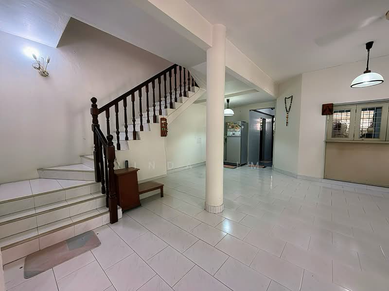 💙999yrs Corner Tce 💙D15 💙6mins Bedok MRT 💙Original, , 3 Bedrooms, 2,200 sqft, Corner Terrace For Sale, by Linda Sim, 500149317 - Living Room - PropertyGuru.com.sg