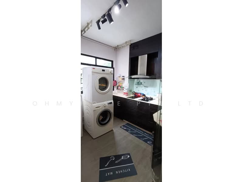 157D Rivervale Crescent, 157D Rivervale Crescent, 3 Bedrooms, 1,109 sqft, HDB Flat For Sale, by Regine Cher, 500149318 - Kitchen - PropertyGuru.com.sg