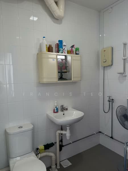 621 Yishun Ring Road, 621 Yishun Ring Road, 2 Bedrooms, 785 sqft, HDB Flat For Sale, by Francis Teo, 500149319 - Bathroom - PropertyGuru.com.sg