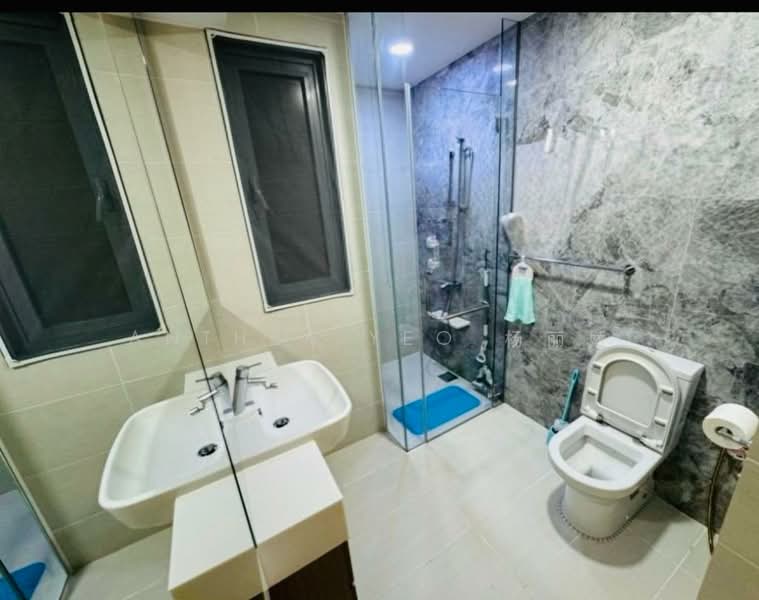 The Lakefront Residences, 46 Lakeside Drive, 3 Bedrooms, 1,001 sqft, Condominium For Rent, by Anthea Yeo 杨丽娇, 500149322 - Bathroom - PropertyGuru.com.sg