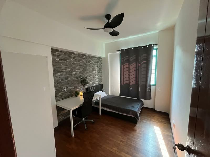 Summerdale, 2 Boon Lay Drive, Room Rental, 60 sqft, Condominium For Rent, by Tan Kwan Yick, 500149323 - Common Bedroom - PropertyGuru.com.sg