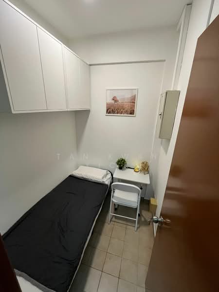 Summerdale, 2 Boon Lay Drive, Room Rental, 60 sqft, Condominium For Rent, by Tan Kwan Yick, 500149323 - Small Common Bedroom - PropertyGuru.com.sg
