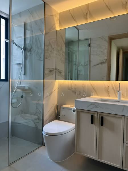 Kingsford Waterbay, 84 Upper Serangoon View, 4 Bedrooms, 1,356 sqft, Condominium For Sale, by Sonia Tan, 500149348 - Bathroom - PropertyGuru.com.sg