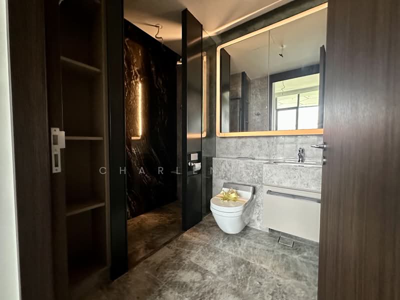 Van Holland, 188 Holland Road, 1 Bedroom, 495 sqft, Condominium For Sale, by Charlene Ho, 500149352 - Bathroom - PropertyGuru.com.sg