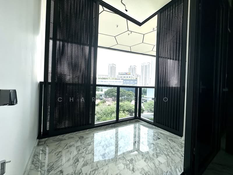 Van Holland, 188 Holland Road, 1 Bedroom, 495 sqft, Condominium For Sale, by Charlene Ho, 500149352 - Balcony - PropertyGuru.com.sg
