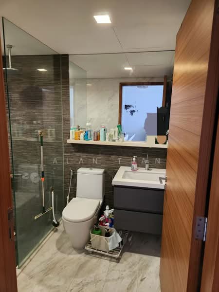 Woodhaven, 77 Woodgrove Avenue, 1 Bedroom, 624 sqft, Condominium For Rent, by Alan Tian, 500149354 - Bathroom - PropertyGuru.com.sg