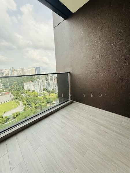 Pullman Residences, 18 Dunearn Road, 2 Bedrooms, 667 sqft, Condominium For Sale, by Fidelia Yeo, 500149371 - Balcony - PropertyGuru.com.sg