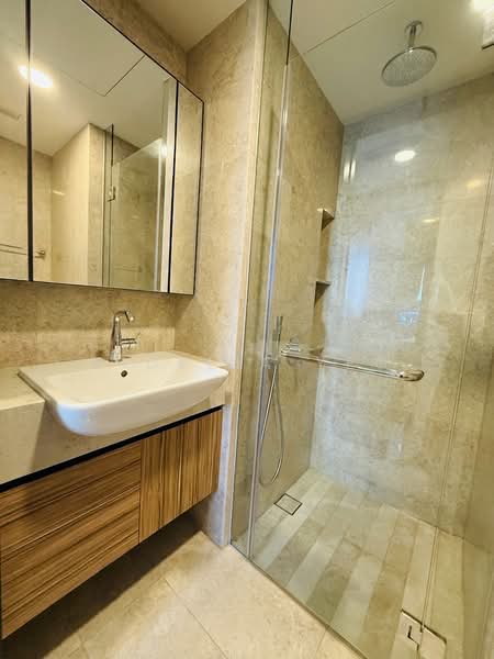 Pullman Residences, 18 Dunearn Road, 2 Bedrooms, 667 sqft, Condominium For Sale, by Fidelia Yeo, 500149371 - Common Bathroom - PropertyGuru.com.sg