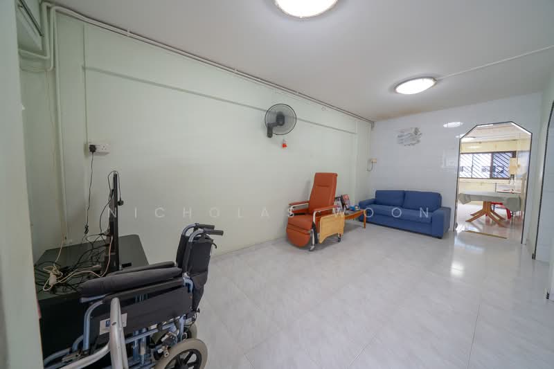 559 Ang Mo Kio Avenue 10, 559 Ang Mo Kio Avenue 10, 2 Bedrooms, 732 sqft, HDB Flat For Sale, by Nicholas Woon, 500149374 - Living Room - PropertyGuru.com.sg