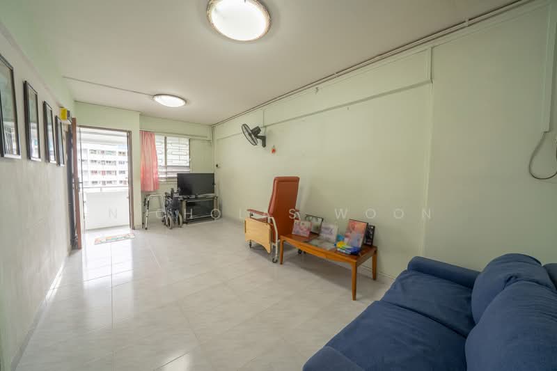 559 Ang Mo Kio Avenue 10, 559 Ang Mo Kio Avenue 10, 2 Bedrooms, 732 sqft, HDB Flat For Sale, by Nicholas Woon, 500149374 - Living Room - PropertyGuru.com.sg