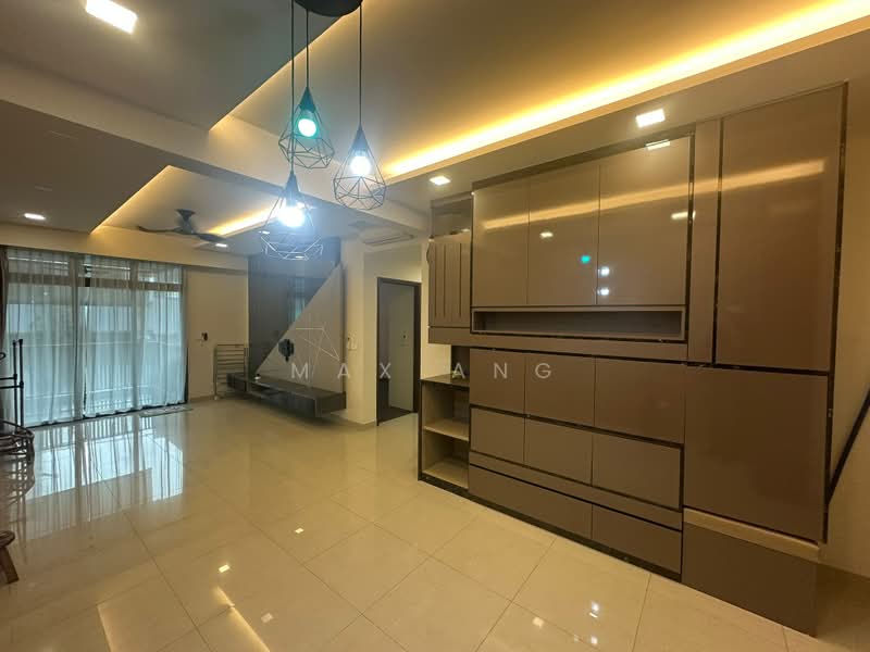 Rosewood Suites, 61 Rosewood Drive, 3 Bedrooms, 1,259 sqft, Condominium For Sale, by Max Ang, 500149383 - Living Room - PropertyGuru.com.sg