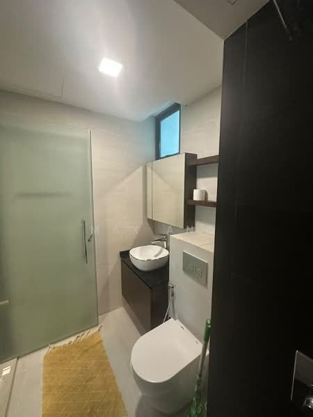 Rosewood Suites, 61 Rosewood Drive, 3 Bedrooms, 1,259 sqft, Condominium For Sale, by Max Ang, 500149383 - Bathroom - PropertyGuru.com.sg