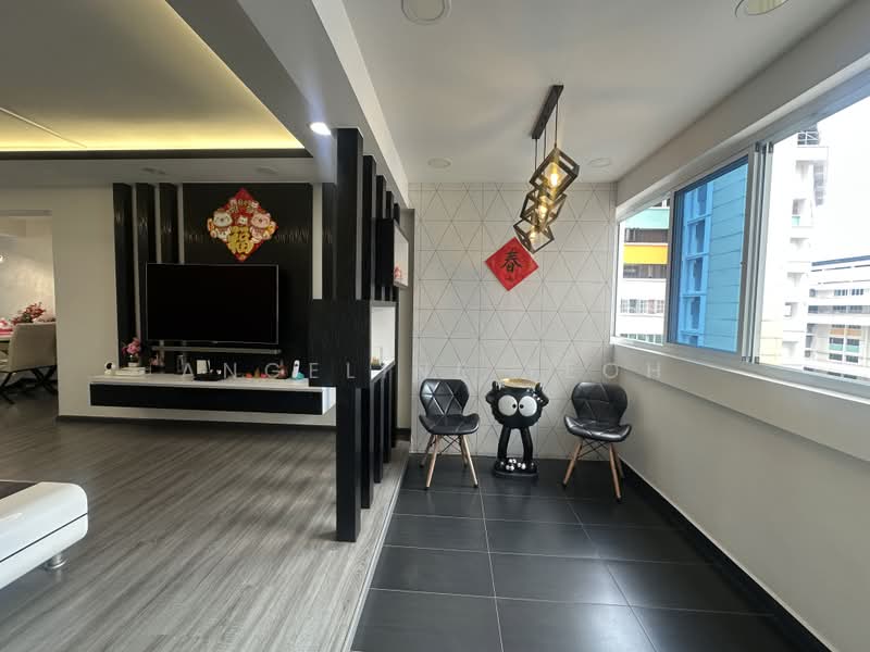 710 Hougang Avenue 2, 710 Hougang Avenue 2, 4 Bedrooms, 1,302 sqft, HDB Flat For Sale, by Angeline Yeoh, 500149384 - Living Room - PropertyGuru.com.sg