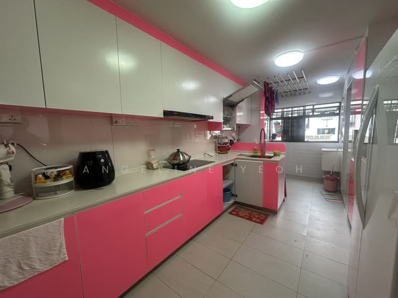 710 Hougang Avenue 2, 710 Hougang Avenue 2, 4 Bedrooms, 1,302 sqft, HDB Flat For Sale, by Angeline Yeoh, 500149384 - Kitchen - PropertyGuru.com.sg