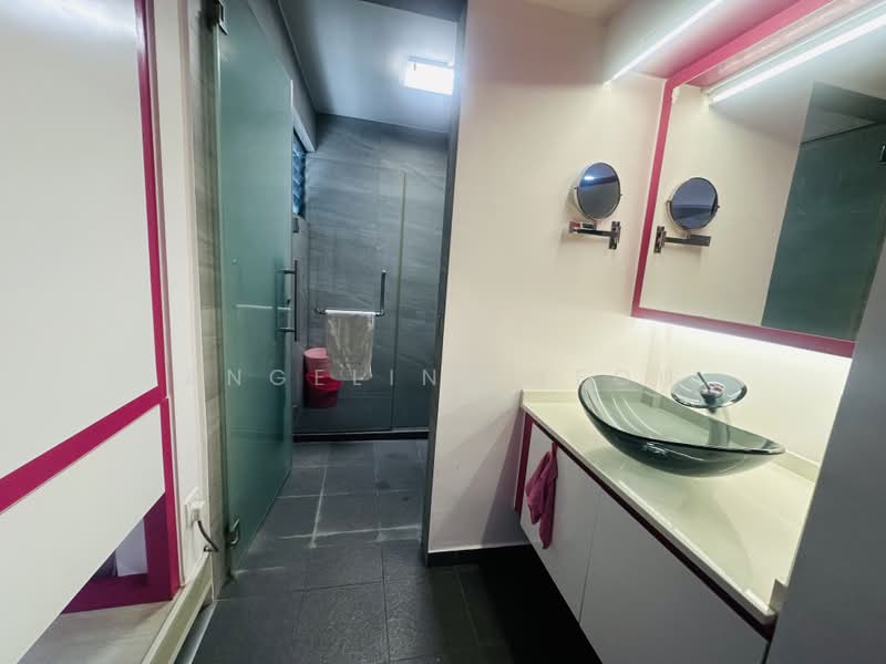 710 Hougang Avenue 2, 710 Hougang Avenue 2, 4 Bedrooms, 1,302 sqft, HDB Flat For Sale, by Angeline Yeoh, 500149384 - Bathroom - PropertyGuru.com.sg