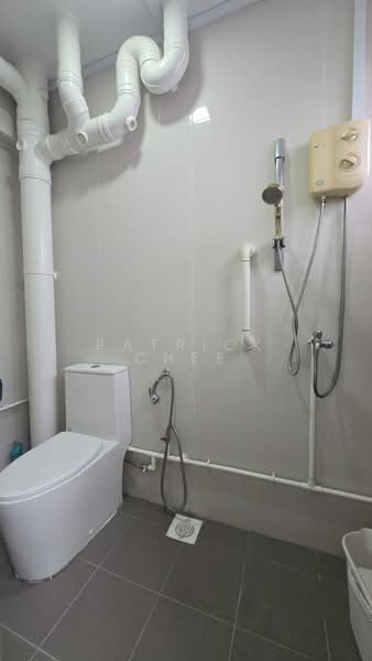 421 Serangoon Central, 421 Serangoon Central, 3 Bedrooms, 1,109 sqft, HDB Flat For Sale, by Patrick Chee, 500149391 - Bathroom - PropertyGuru.com.sg