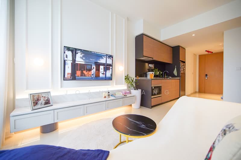 Midwood, 10 Hillview Rise, 1 Bedroom, 484 sqft, Condominium For Sale, by Joanne Ang, 500149396 - Living Room - PropertyGuru.com.sg